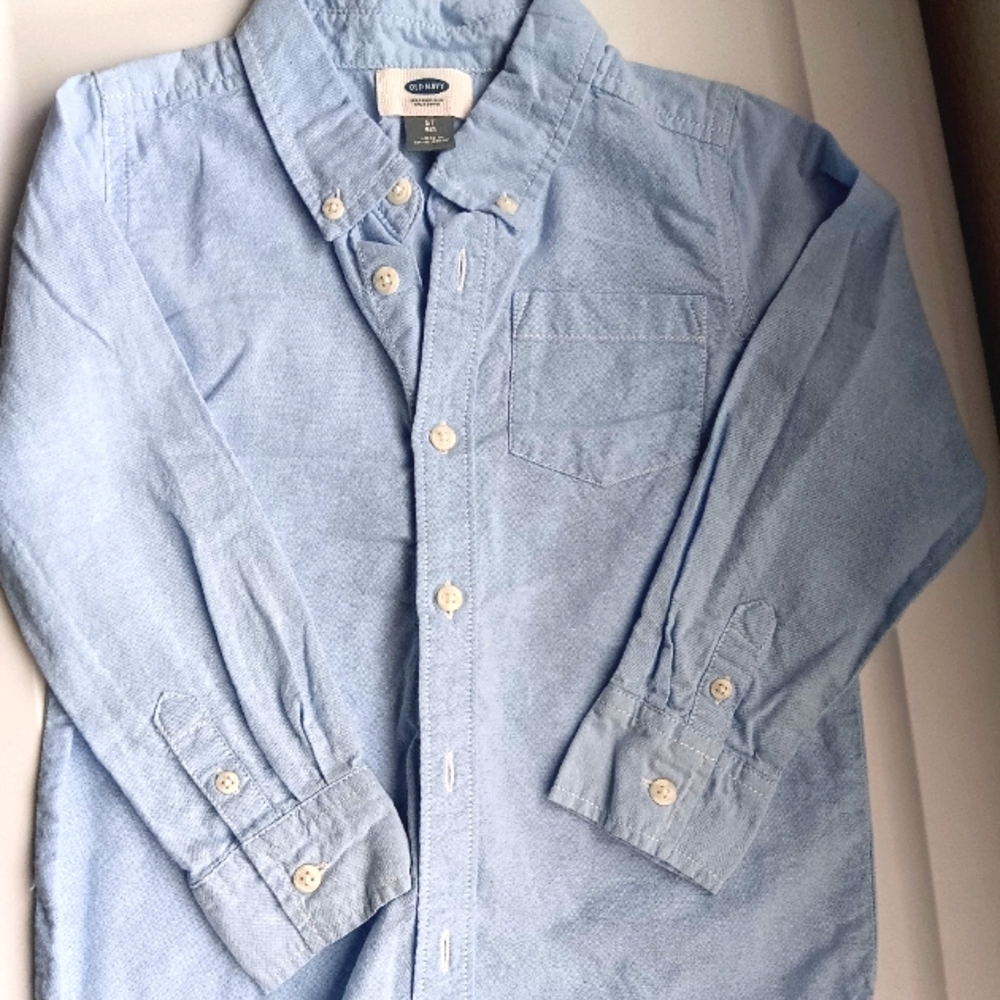 Old Navy Light Blue Long Sleeve Buttondown